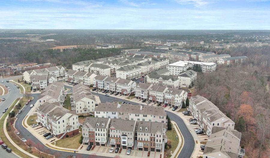 42243 CANARY GRASS Sq, Aldie, VA 20105 - 3 Beds, 4 Bath