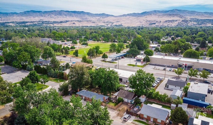 1021 W Chamberlin St, Boise, ID 83706 - 1 Beds, 1 Bath