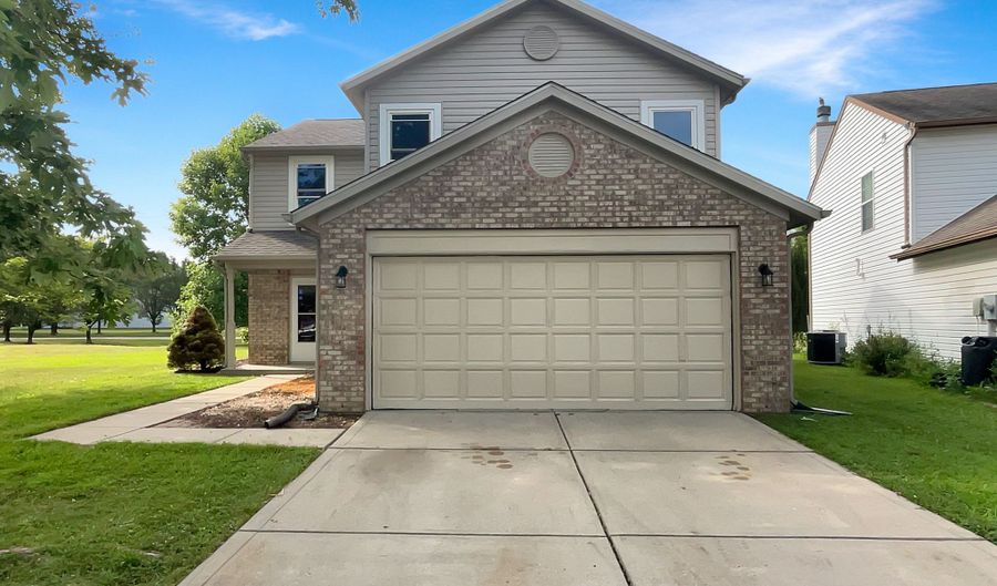 6766 Wimbledon Dr, Zionsville, IN 46077 - 4 Beds, 3 Bath