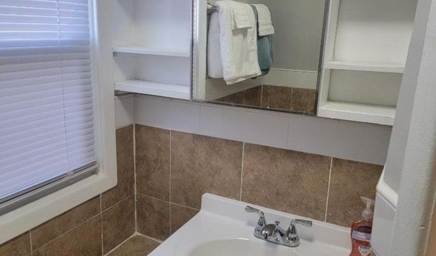 692 Mill St, Belleville, NJ 07109 - 7 Beds, 5 Bath