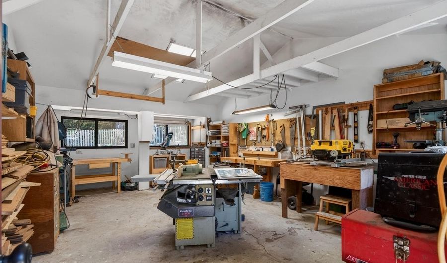 925 Old Farm Ln, Aptos, CA 95003 - 3 Beds, 2 Bath