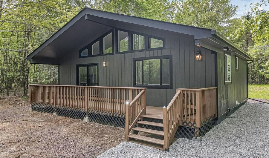 88 Cochise Trl, Albrightsville, PA 18210 - 2 Beds, 2 Bath