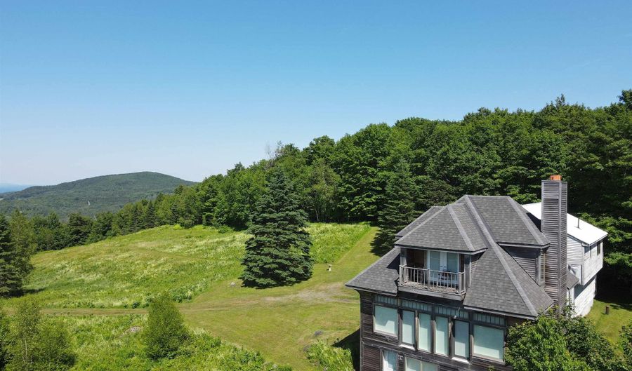 968 Centebar Rd, Albany, VT 05845 - 2 Beds, 3 Bath
