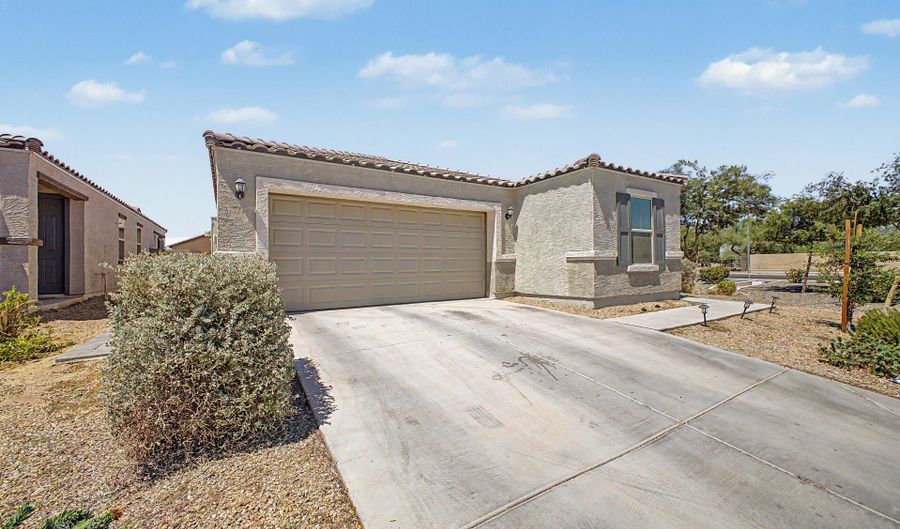 714 E MOUNTAIN VIEW Dr, Avondale, AZ 85323 - 4 Beds, 2 Bath
