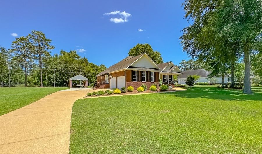 1415 College Rd, Bainbridge, GA 39819 - 3 Beds, 3 Bath