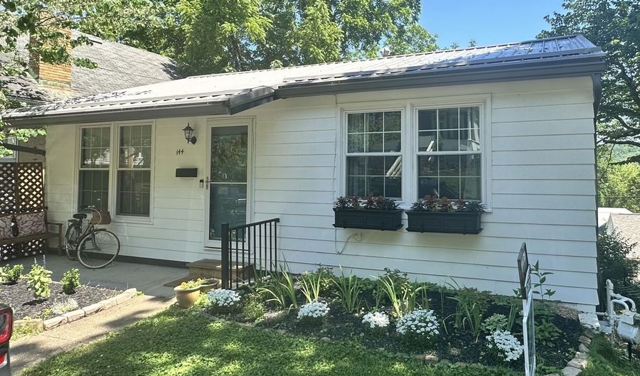 144 Grosvenor St, Athens, OH 45701 - 3 Beds, 2 Bath