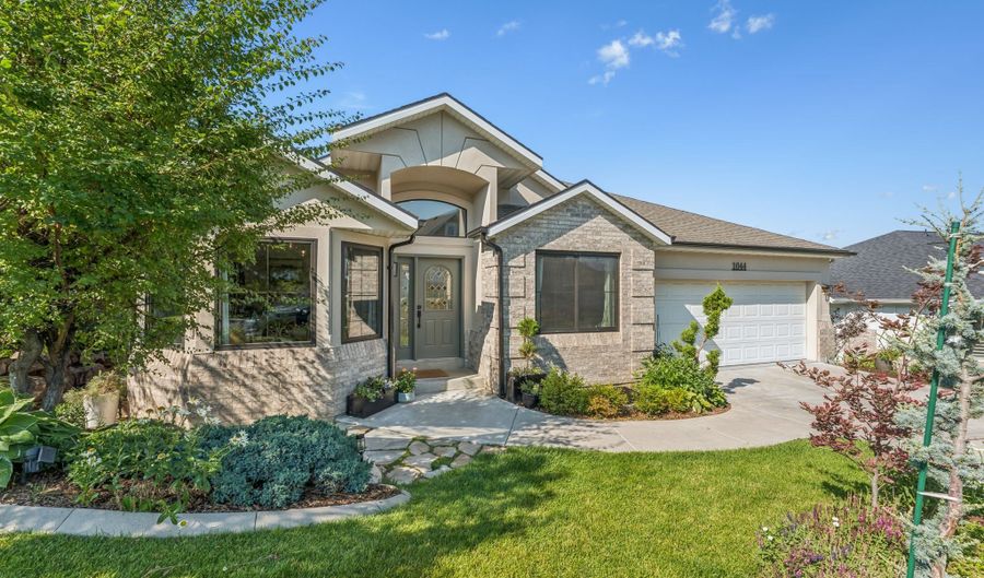 1044 S TERRACE E, Bountiful, UT 84010 - 6 Beds, 2 Bath