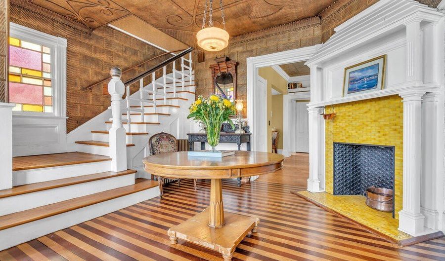 16 7th Ave, Atlantic Highlands, NJ 07716 - 5 Beds, 3 Bath