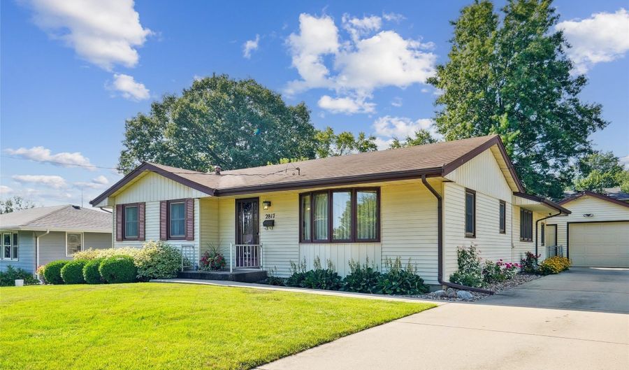 2817 Richmond Ave, Des Moines, IA 50317 - 3 Beds, 2 Bath