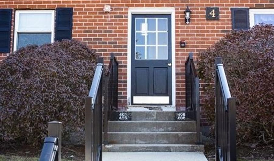 70 Carroll Ave 405, Newport, RI 02840 - 2 Beds, 1 Bath