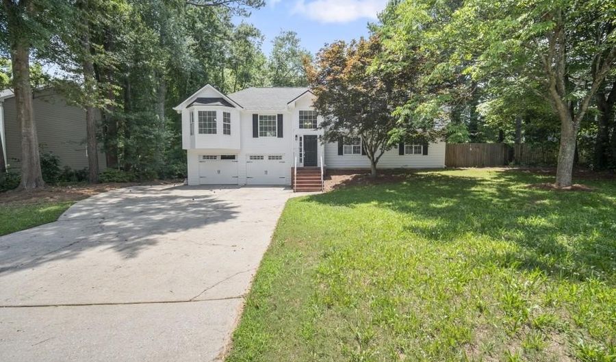 990 Trestle Dr, Austell, GA 30106 - 4 Beds, 3 Bath