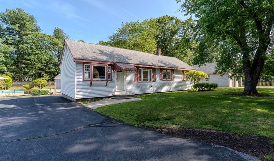 10 Primrose Rd, Billerica, MA 01821 - 3 Beds, 2 Bath