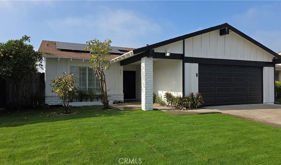 231 S Gain, Anaheim, CA 92804 - 3 Beds, 2 Bath