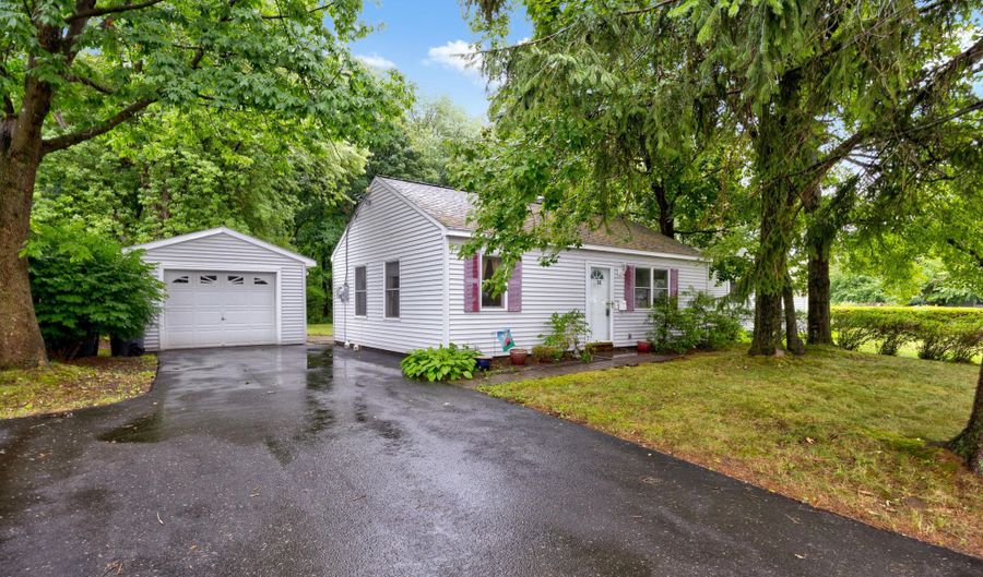 56 Miracle Ln, Albany, NY 12211 - 2 Beds, 1 Bath