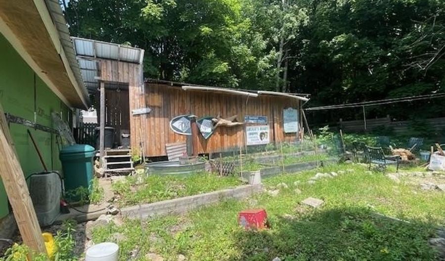6 Demers St, Berlin, NH 03570 - 2 Beds, 1 Bath