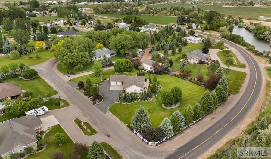 73 S 515 W, Blackfoot, ID 83221 - 5 Beds, 4 Bath