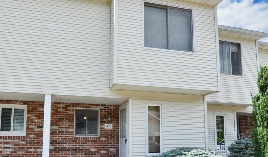 410 Emmett St 41, Bristol, CT 06010 - 2 Beds, 2 Bath