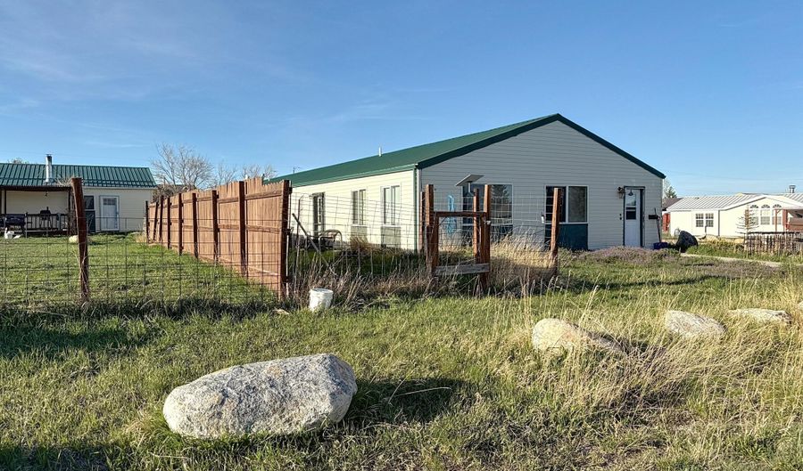 3020 W 3rd Ave, Buffalo, WY 82834 - 0 Beds, 3 Bath
