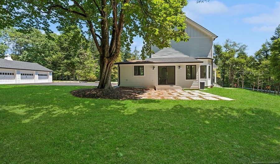 175 Crescent Ave, Allendale, NJ 07401 - 5 Beds, 3 Bath
