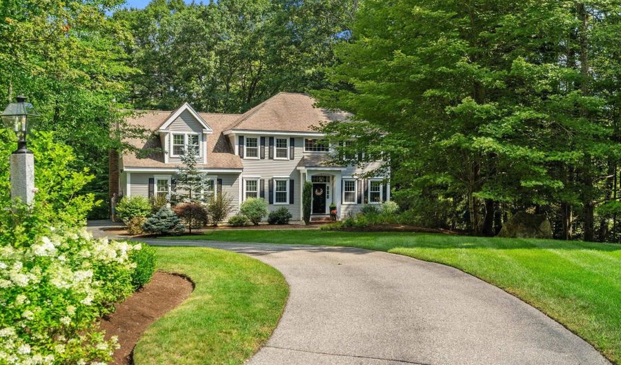 9 Cherry Ln, Bedford, NH 03110 - 4 Beds, 3 Bath