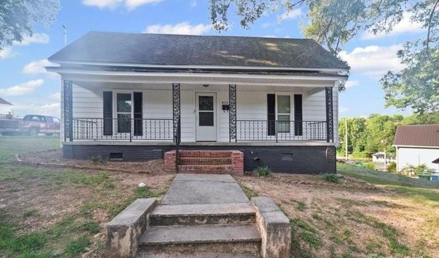 613 Watts St, Albemarle, NC 28001 - 2 Beds, 1 Bath
