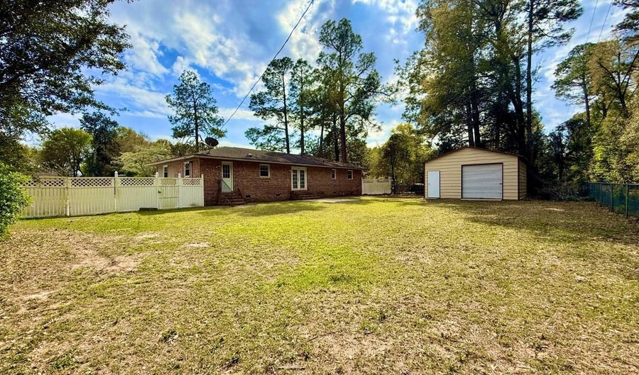 195 Colonial Dr, Barnwell, SC 29812 - 4 Beds, 2 Bath