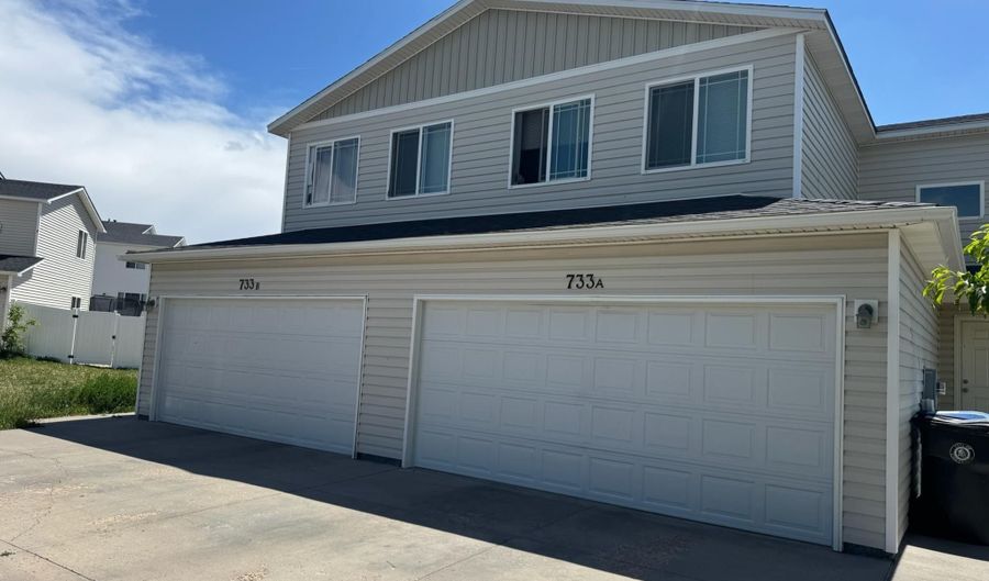 733 W 3RD St, Cheyenne, WY 82007 - 6 Beds, 6 Bath