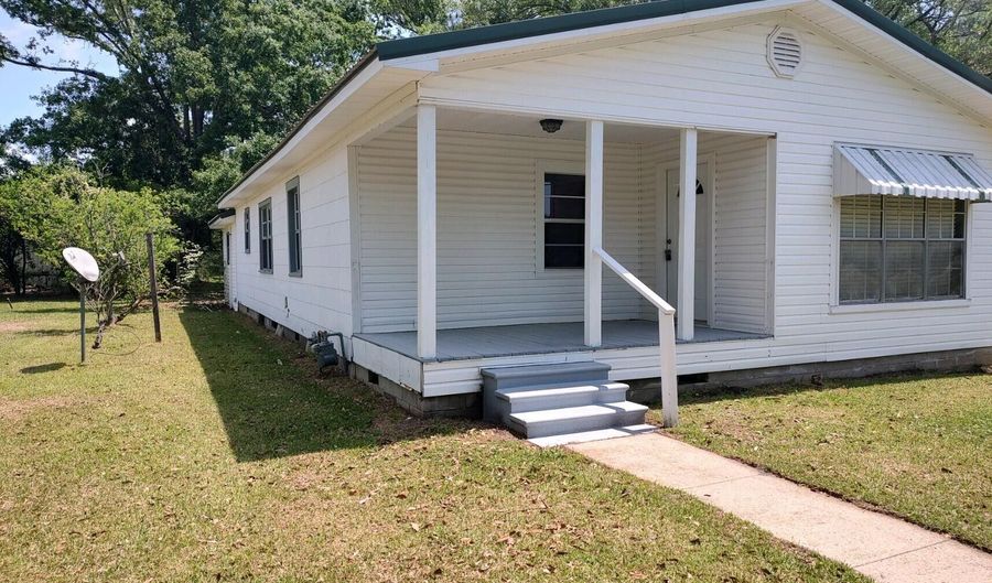 4312 Water St, Moss Point, MS 39563 - 3 Beds, 1 Bath