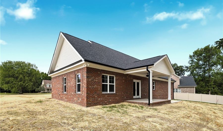 154 Ridge Stone Dr, Autryville, NC 28318 - 4 Beds, 3 Bath