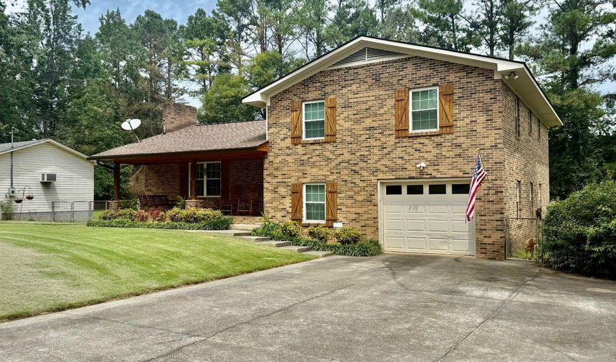 100 Gilliland Dr, Attalla, AL 35954 - 4 Beds, 3 Bath