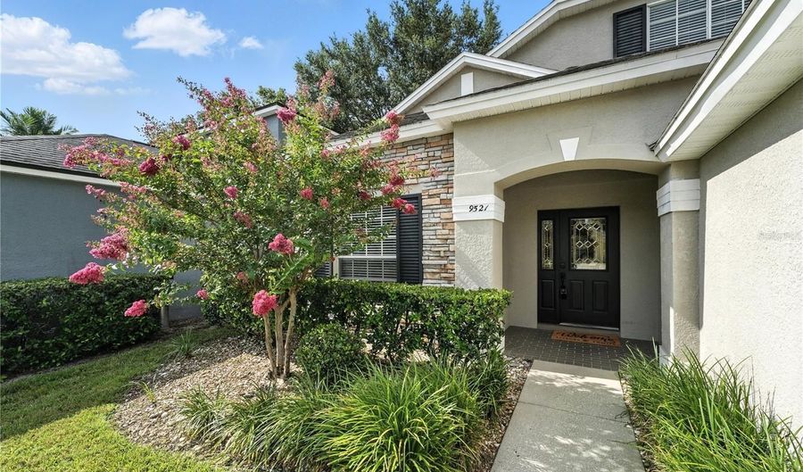 9521 SOUTHERN GARDEN Cir, Altamonte Springs, FL 32714 - 4 Beds, 3 Bath