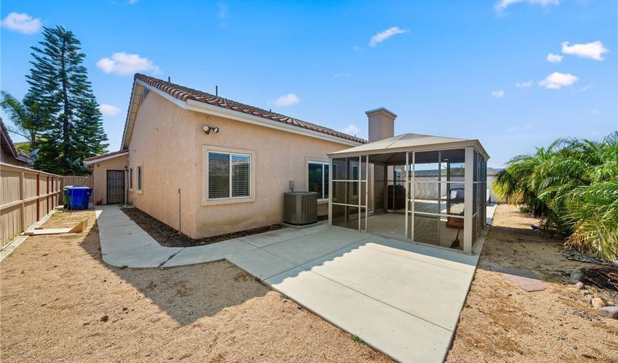 496 Christina Ct, Oceanside, CA 92058 - 5 Beds, 2 Bath