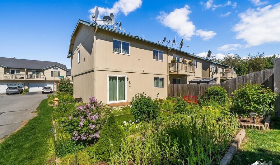 1632 Woodroe Ln #3, Anchorage, AK 99507 - 3 Beds, 2 Bath