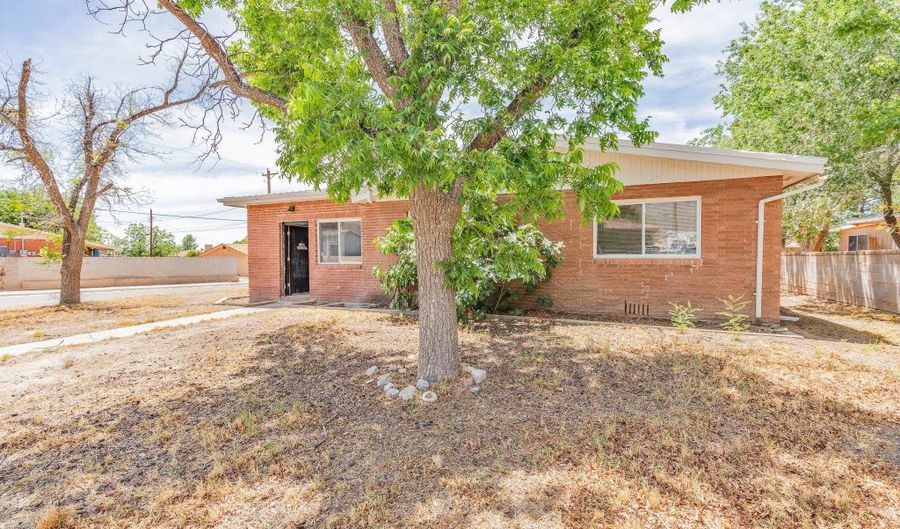 2501 Baylor Ave, Alamogordo, NM 88310 - 3 Beds, 2 Bath