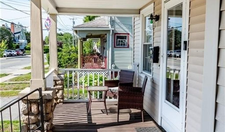 575 Pontiac Ave, Cranston, RI 02910 - 3 Beds, 2 Bath