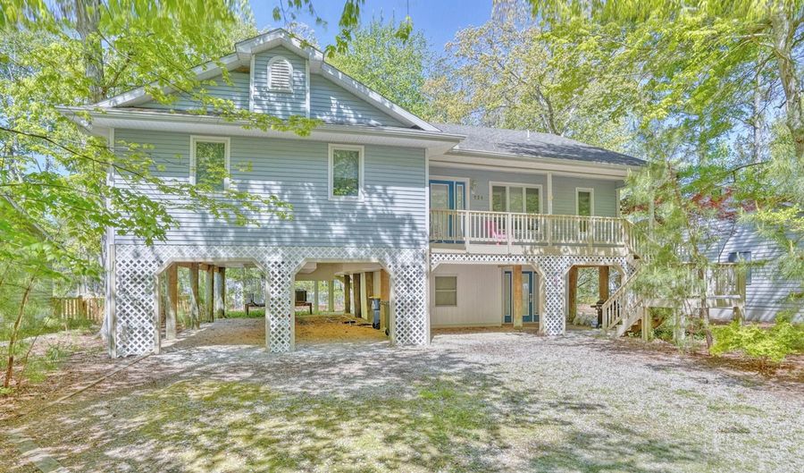 526 DORAL Dr, Bethany Beach, DE 19930 - 5 Beds, 4 Bath