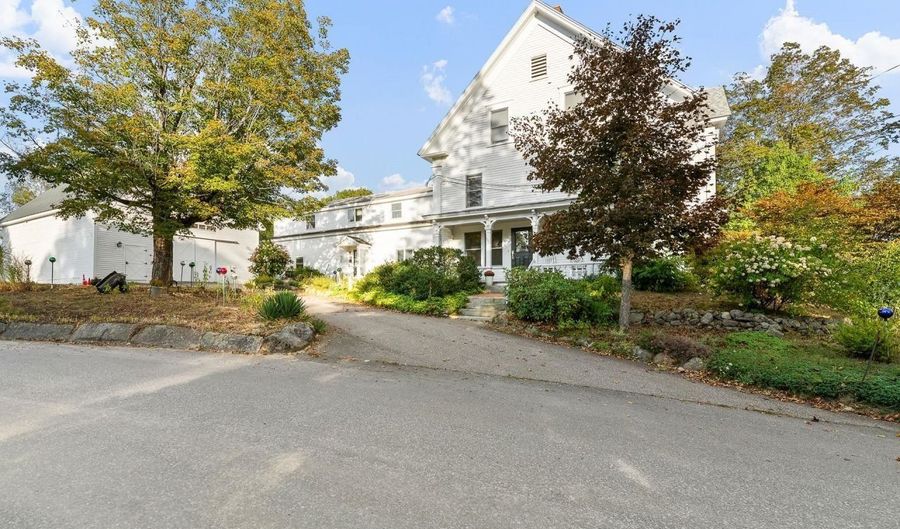 32 Maple St, Andover, NH 03216 - 12 Beds, 14 Bath