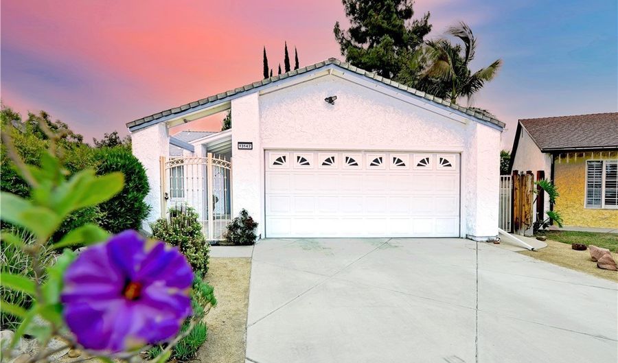 13142 Reedley St, Arleta, CA 91331 - 3 Beds, 2 Bath