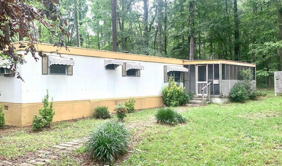 977 Highway 49, Macon, GA 31211 - 2 Beds, 1 Bath