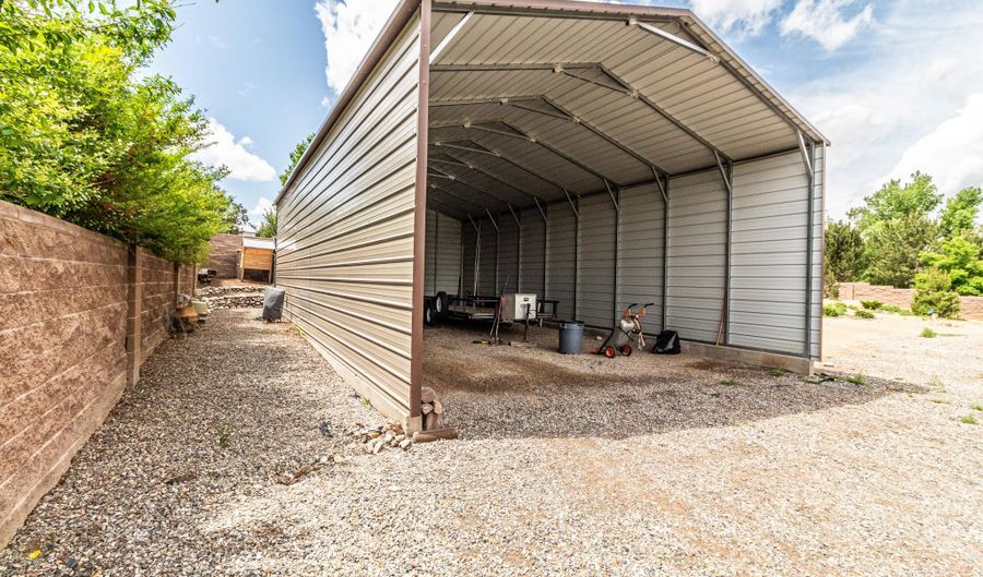 704 ANASAZI Dr, Aztec, NM 87410 - 4 Beds, 4 Bath