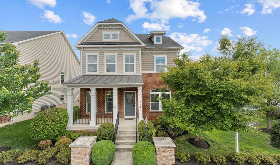 41636 MATTINGLY Dr, Aldie, VA 20105 - 5 Beds, 5 Bath