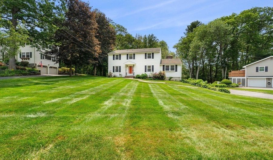 6 Lancaster Pl, Andover, MA 01810 - 4 Beds, 3 Bath