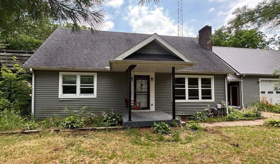 135 S Steer St, Addison, MI 49220 - 3 Beds, 2 Bath