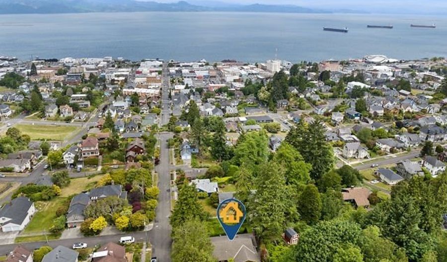1228 11TH St, Astoria, OR 97103 - 3 Beds, 3 Bath