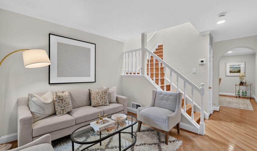 334 COMMERCE St, Alexandria, VA 22314 - 2 Beds, 2 Bath