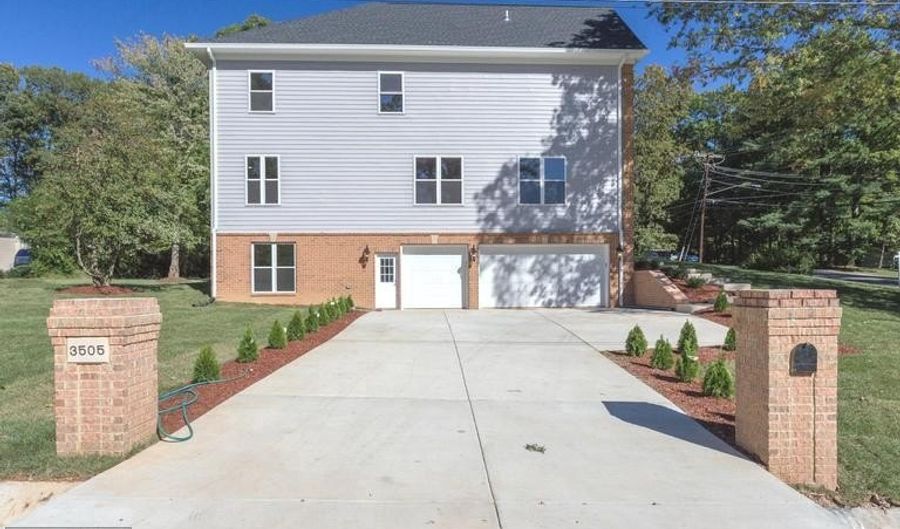 3505 ALPHA Pl, Annandale, VA 22003 - 2 Beds, 1 Bath