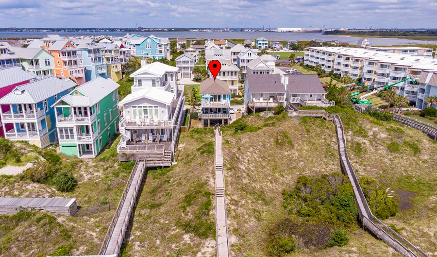 302 Ocean Boulevard Ext, Atlantic Beach, NC 28512 - 3 Beds, 3 Bath