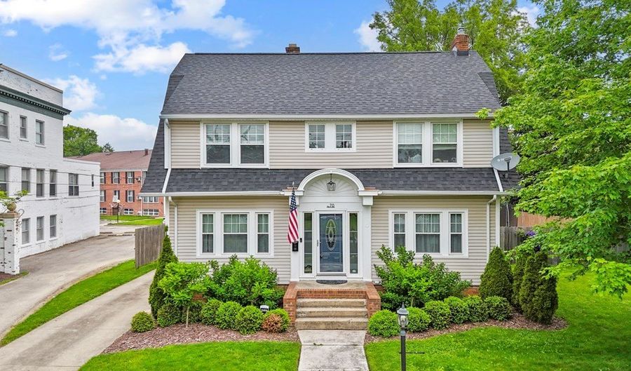 70 Samaritan Ave, Ashland, OH 44805 - 4 Beds, 2 Bath