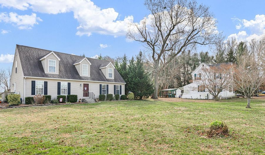 29 E WALNUT St, Magnolia, DE 19962 - 3 Beds, 3 Bath