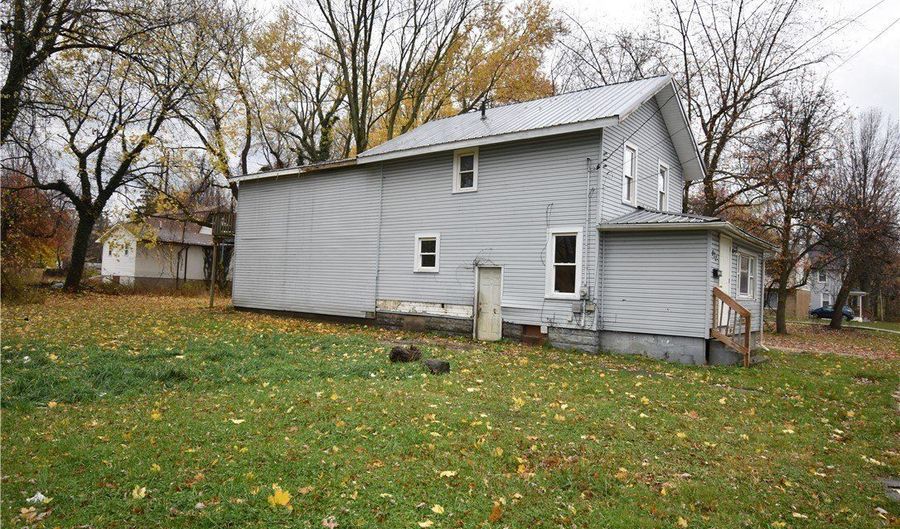 922 W 37th St, Ashtabula, OH 44004 - 3 Beds, 2 Bath